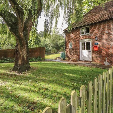 Weir Cottage Maidstone Exterior foto